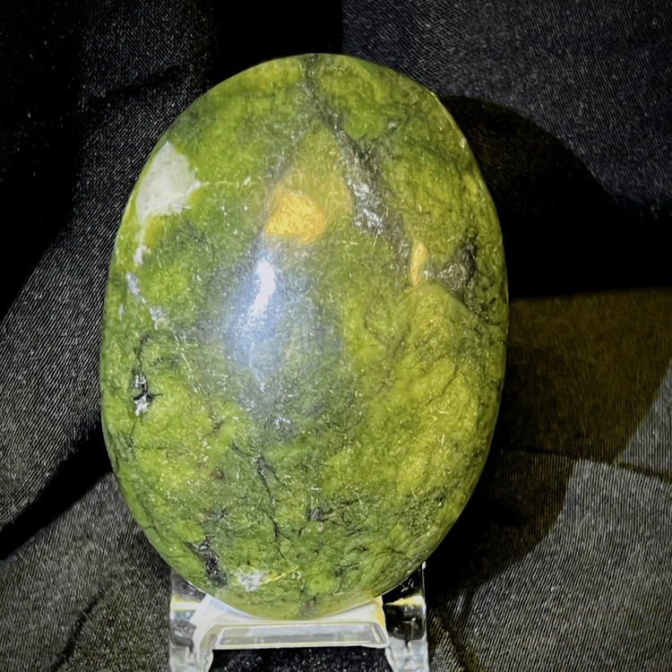 Serpentine Palm Stone