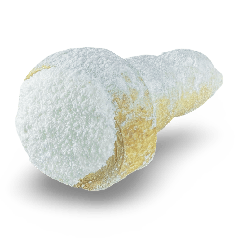 Conito de masa de hojaldre crujiente relleno de abundante crema chantilly y espolvoreado con azúcar 