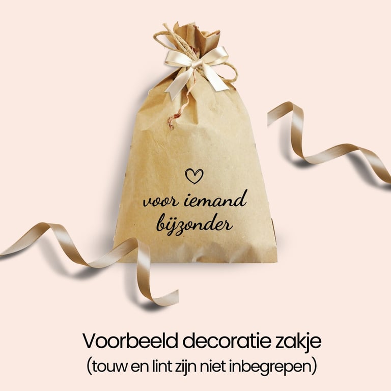 Kraft uitdeelzakje met tekst 'voor iemand bijzonder', perfect voor gebruik in een zorginstelling