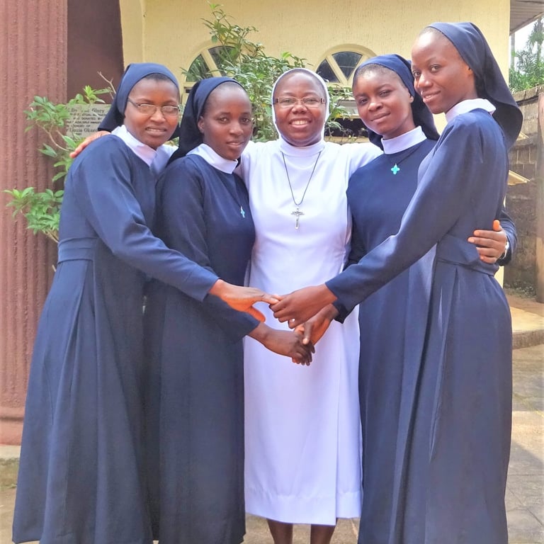 Catholic sisters gathered in friendship and prayer