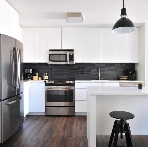 NT brokerio Andriaus Velykio svetainė - NT OAZĖ - paveikslėlyje parduodamo namo virtuvė