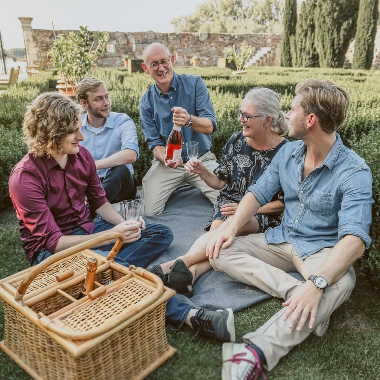 Sfeervolle familiefotoshoot in Den Bosch: Kwaliteitsfotografie van gezinsmomenten door een professionele familiefotograaf.