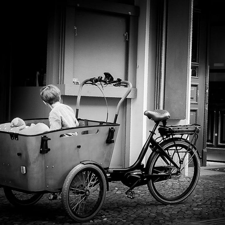 "Waiting for Mum, Berlin" by Darren Arkins