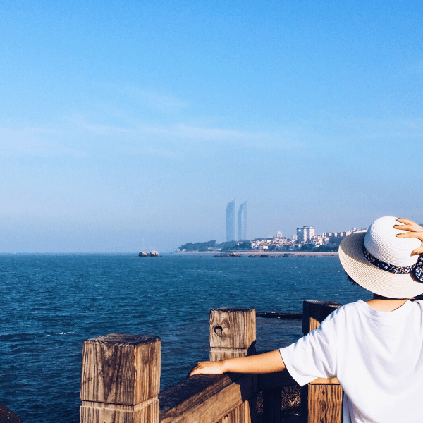 Vista do porto de Xiamen, China, ao chegar de navio em escala de cruzeiros pela Ásia