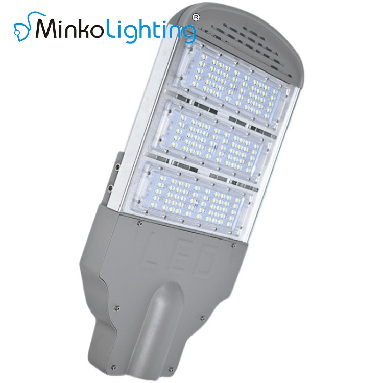 MNK-ST023 a street light with a white light on it