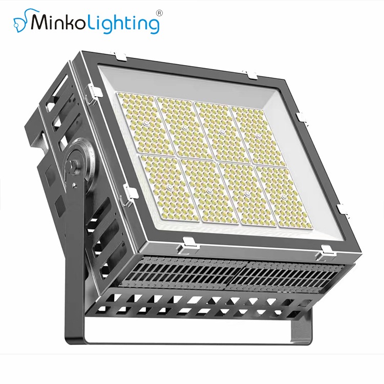 MNK-FL010 a large led flood light fixture with a metal frame