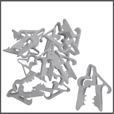 Pilkos spalvos kojinių segtukai