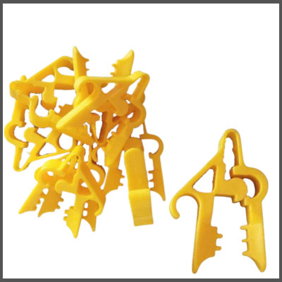 Geltonos spalvos kojinių segtukai