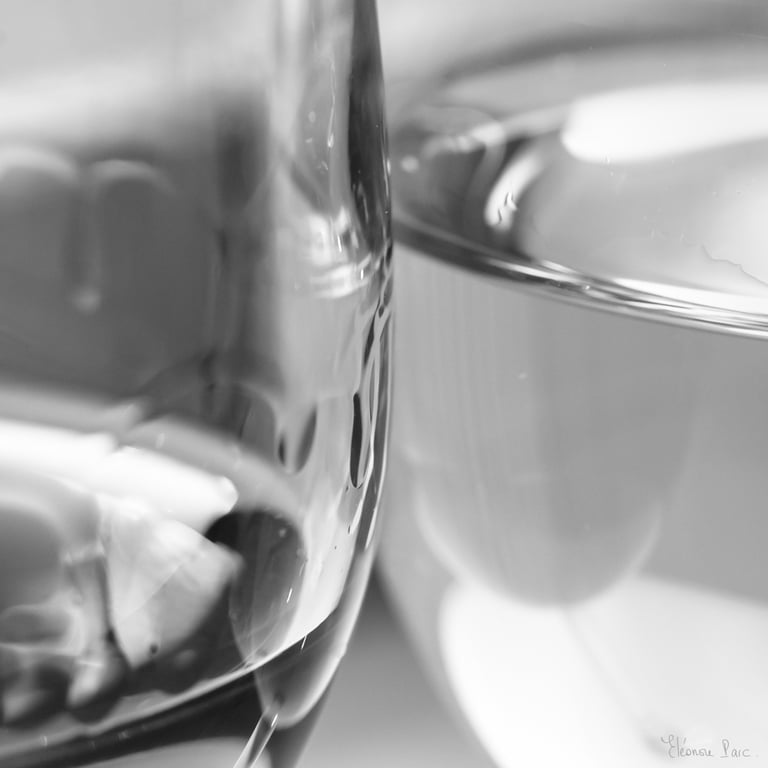 Lignes Verrières – Verres de vin juxtaposés, jeux de lumière