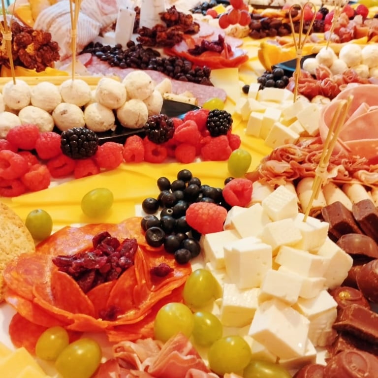 Mesas de quesos y carnes frías