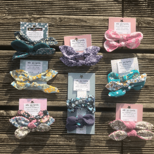 plusieurs barrettes et élastiques pour cheveux