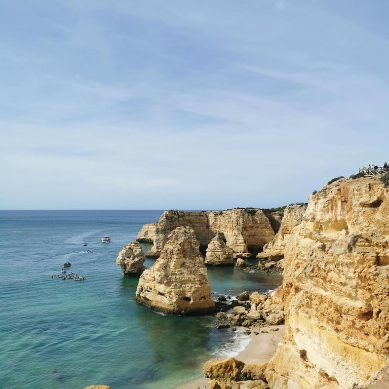 Wo sind die schönsten Felsen an der Algarve 