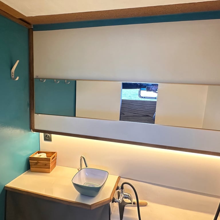 salle de bain tribord