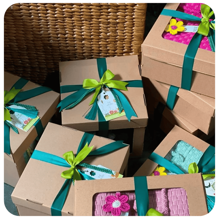 Hampers souvenir tas anyaman plastik handmade dengan box eksklusif dari Craftvitas Indonesia