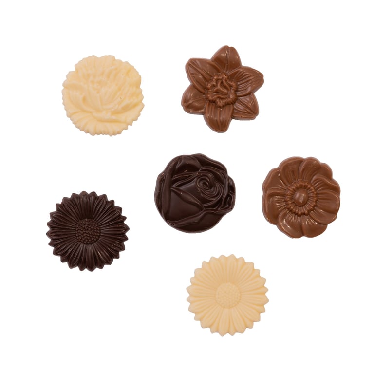 Chocolade bloemkarakjes wit, melk en puur