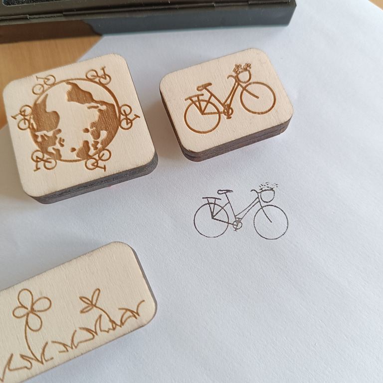 Tampons encreurs voyage à vélo