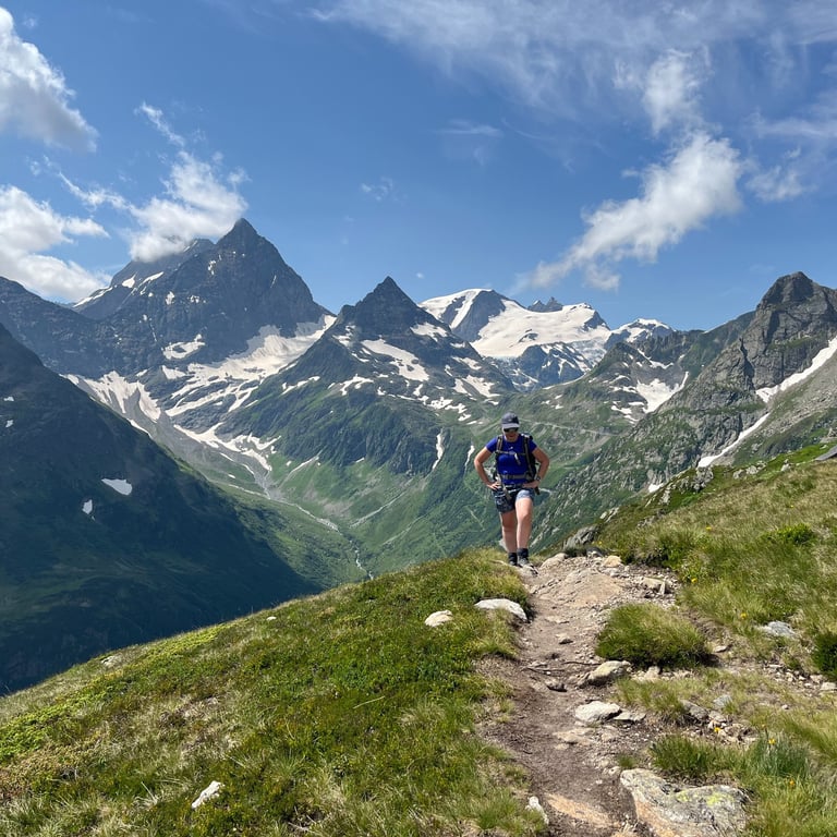 The stunning path from Sustlihütte
