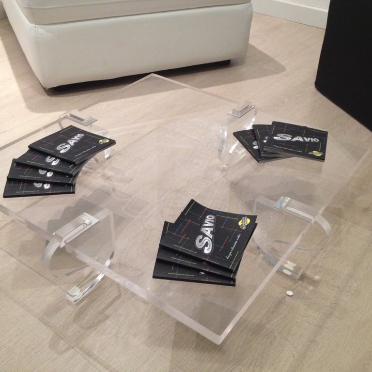 tavolo in plexiglass