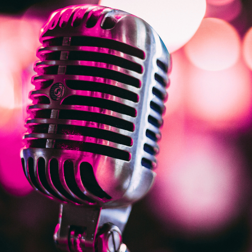 Micro rétro symbolisant le fait de faire entendre sa voix