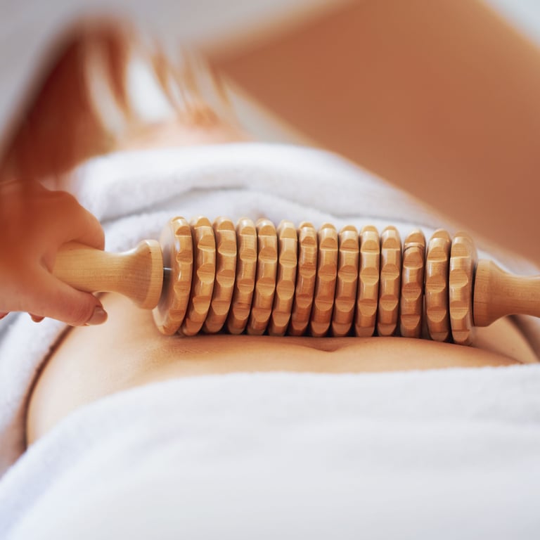 Proceso de recuperación postoperatoria con atención personalizada y cuidado estético profesional.