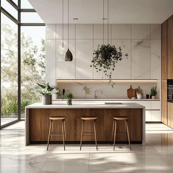 Depolama alanları verimli şekilde düzenlenen mutfak tasarımı