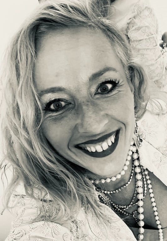 Weronika Kacperski French Female Artist Painter