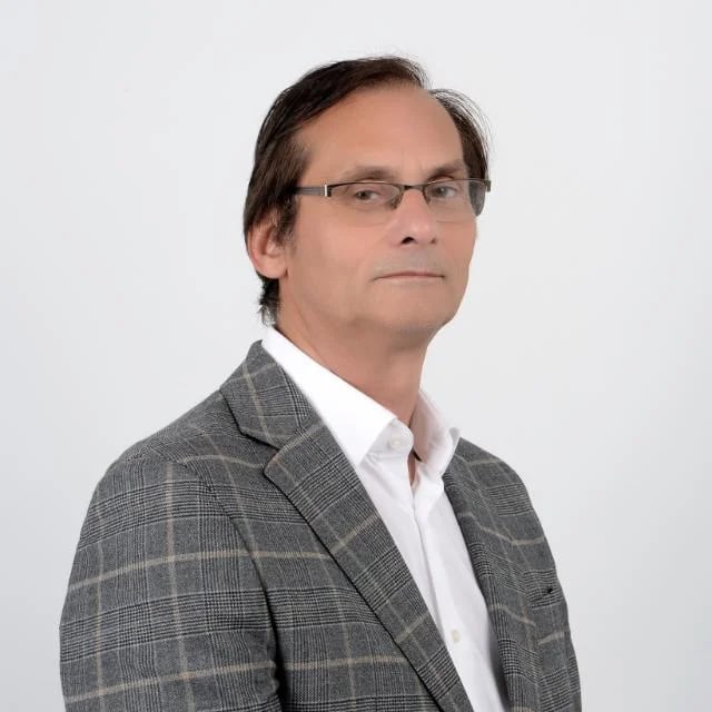 Javier Elorduy, Founder and CTO of intech Heritage, specialized in software architecture and scalable SaaS solutions.