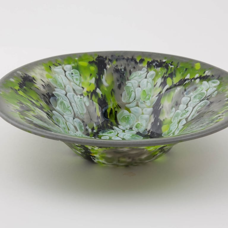Lichen - Green frit classic bowl with vanilla drop pattern
