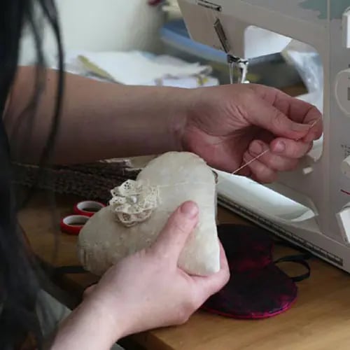 Fibreandstitch finishing a fabric heart