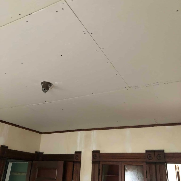 drywall ceiling with drywall just installed very nice job