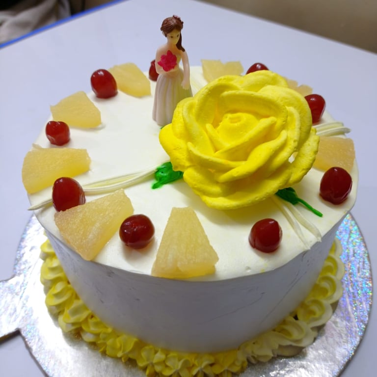 Pineapple cake Vyanjan Bakers Prayagraj