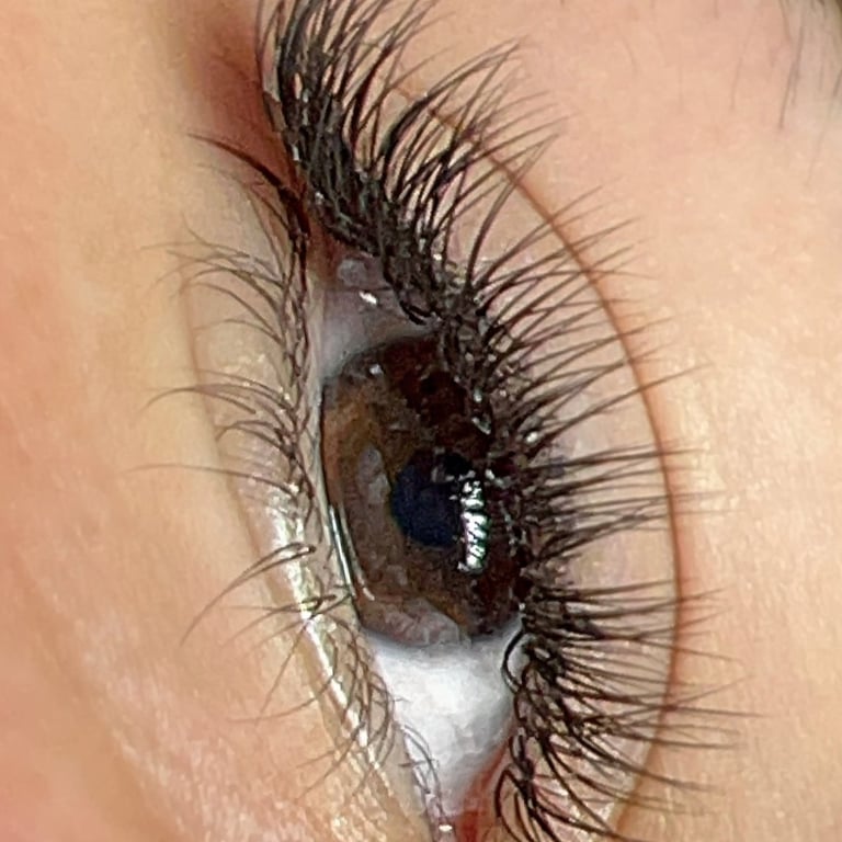 Classic Eyelash Extension made by destheticsalon