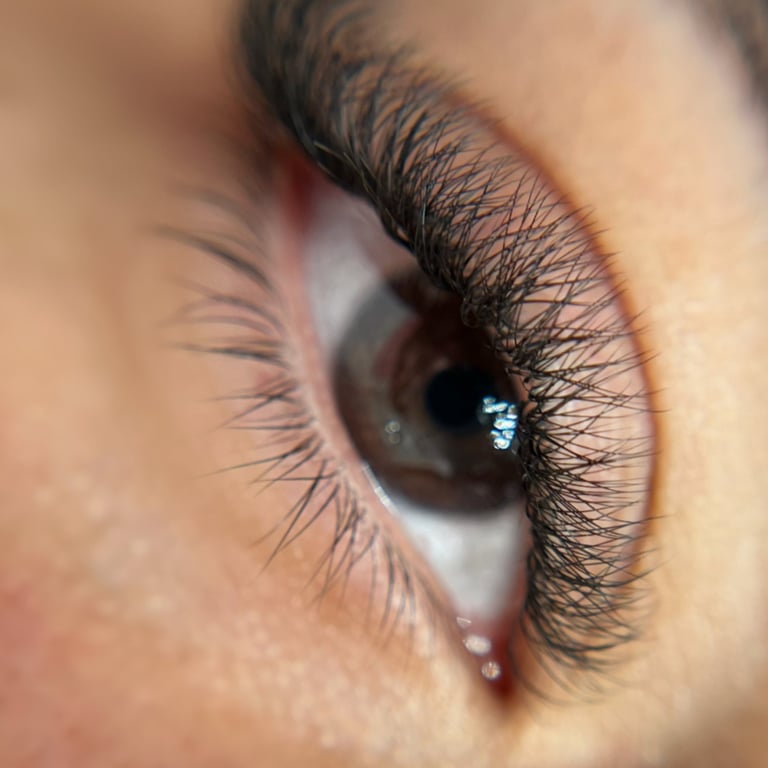 Volume Eyelash Extension made by destheticsalon