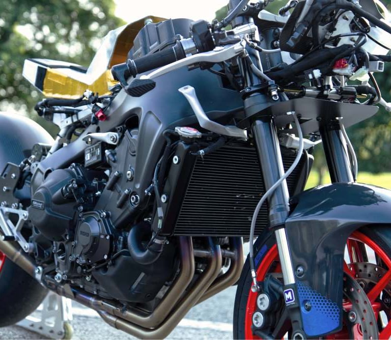 Yamaha R9 engine front view