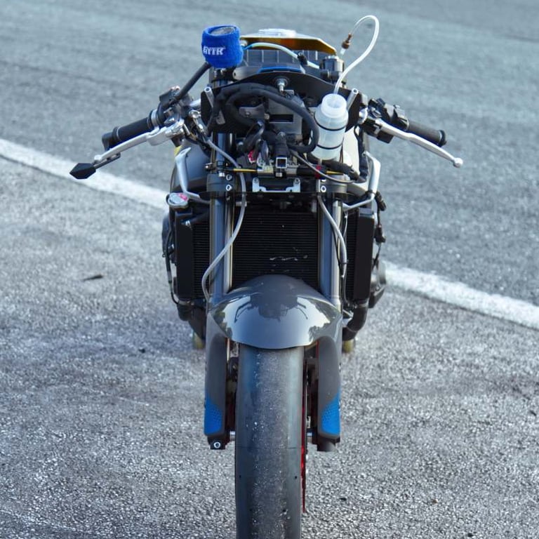 Yamaha R9 front without bodywork