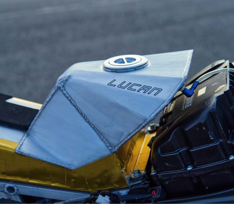 Yamaha R9 fuel tank