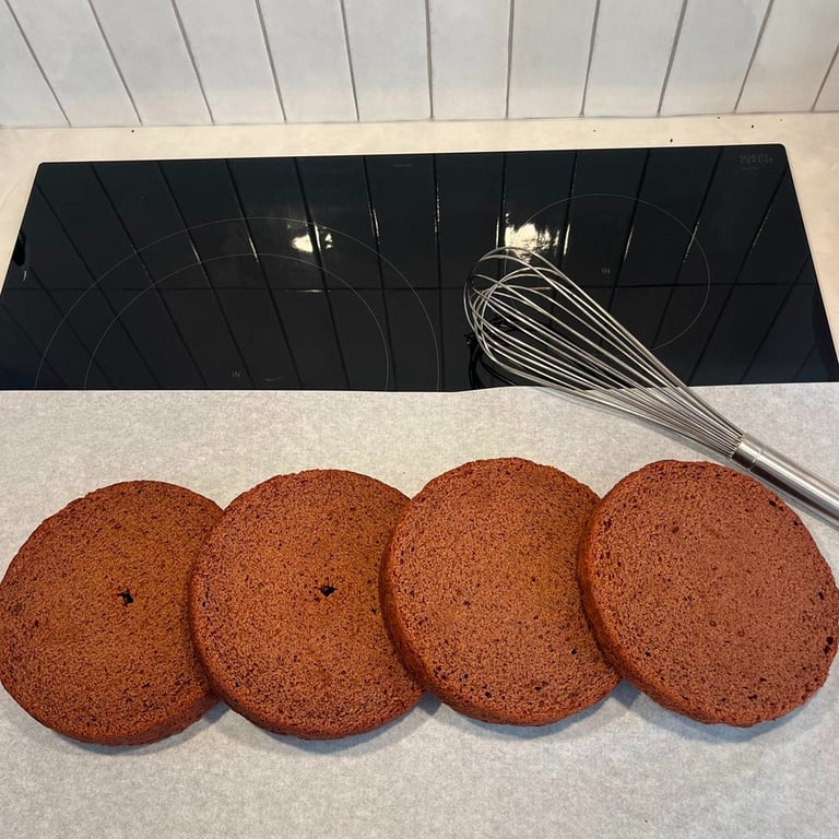 Assemblage layer cake chocolat praliné