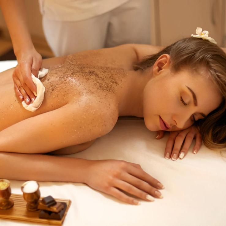 Balinese body scrub massage for smooth and glowing skin in Seminyak