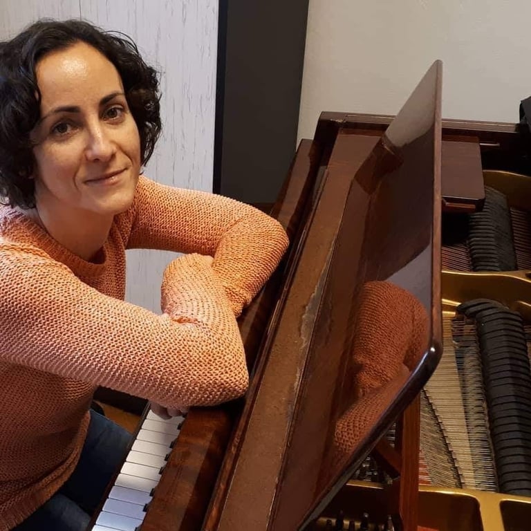 Egyedné Somogyi Hajnalka, zongora