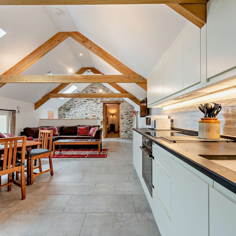 An advantage over Skanda Vale hotels is that the cottage comes with a fully equipped kitchen.