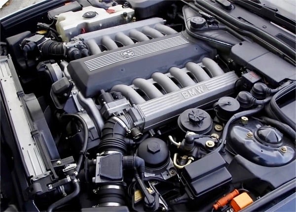 Peter Pickering's BMW 5 Litre V12 engine explosion