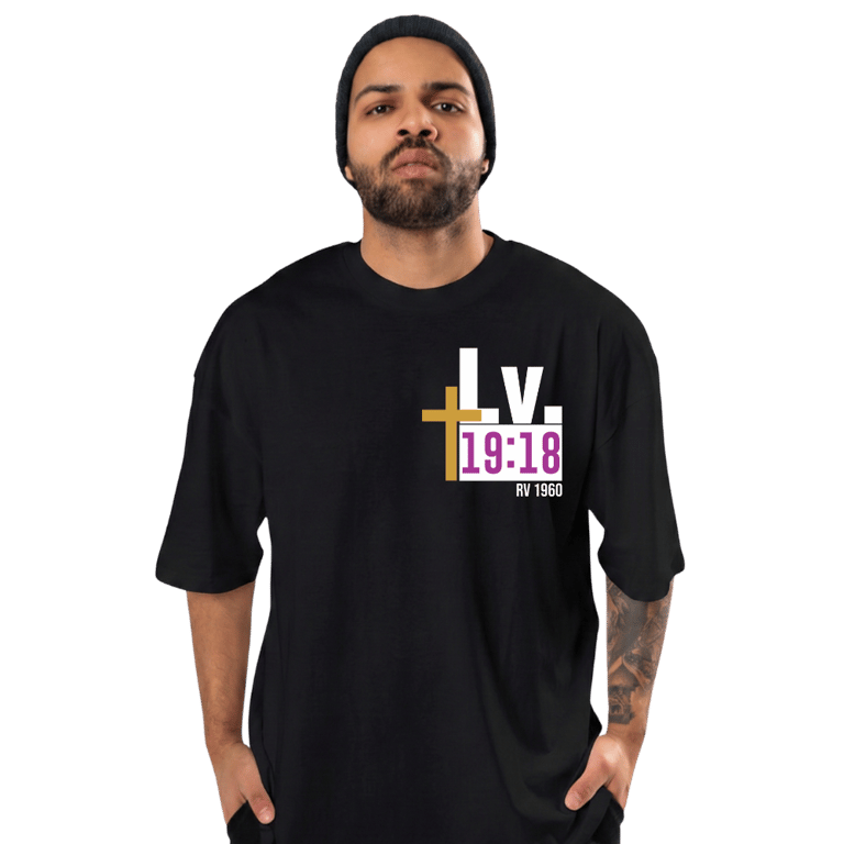 Remera negra premium Escrito Está diseño urbano.