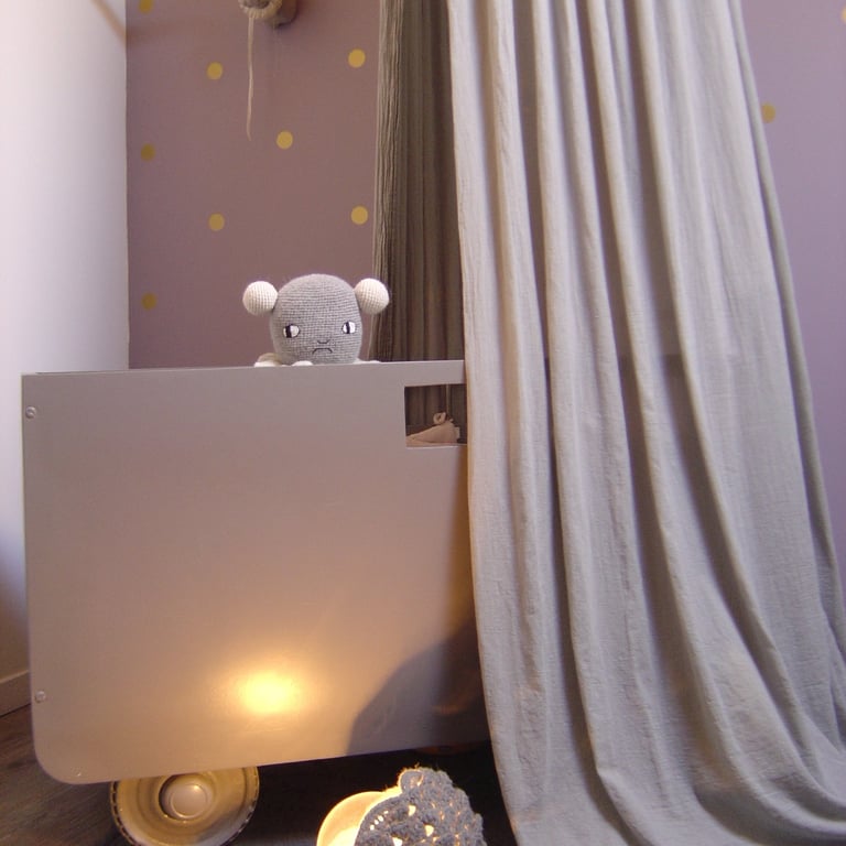 lampe fleur au crochet décoration chambre d'enfant