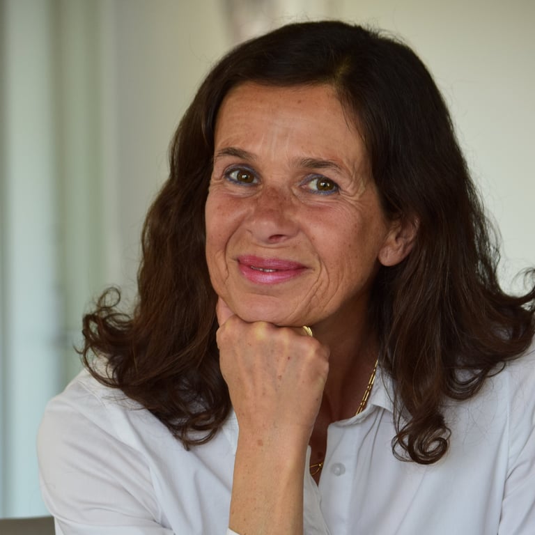 Dominique Romeyer, hypnothérapeute et comportementaliste alimentaire dans le Var, spécialisée dans l