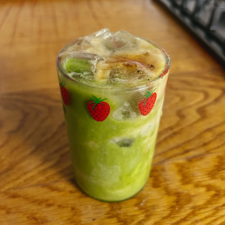 Banana brulee matcha latte | © Cookingwiththehamster