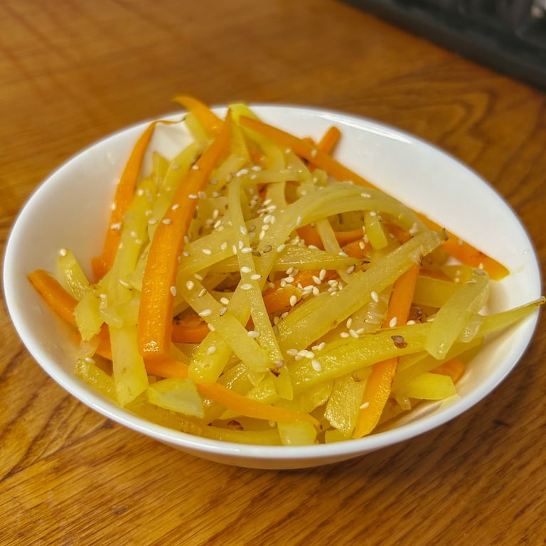 Gamja bokkeum | © Cookingwiththehamster