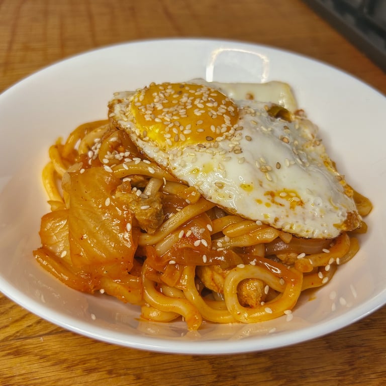 Kimchi udon | © Cookingwiththehamster