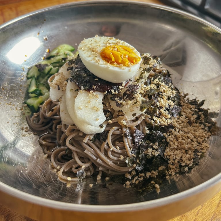 Makguksu | © Cookingwiththehamster