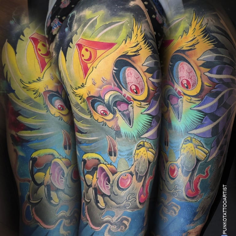 tatuaje pierna color newschool buho cazando raton punko tattoo artist barcelona 