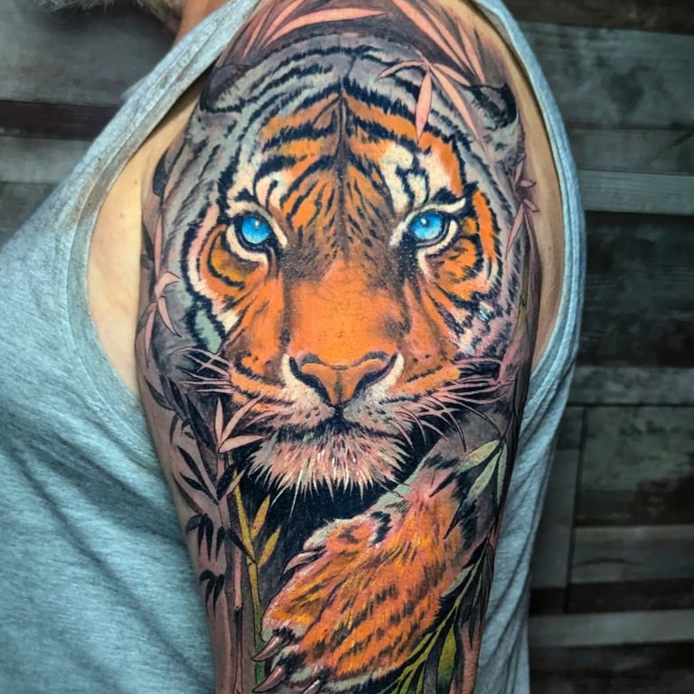 tatuaje tigre a color brazo cover up barcelona punkotattooartist